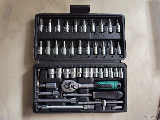 Набор инструментов 1/4", 46 предметов, новый.
