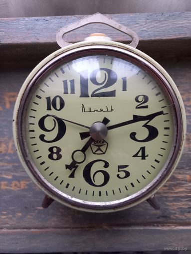 Часы, будильник "Витязь", СССР.
