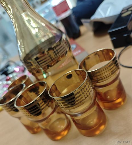 Графин и рюмки, медовое стекло, позолота. СССР, Винтаж