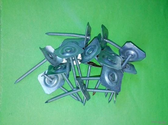 С 1 рубля!! Гвозди с насечкой , с квадратными шайбами. 18 штук. Новые.