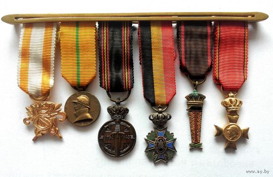 WWII ГРУППА ИЗ ШЕСТИ БЕЛЬГИЙСКИХ МИНИАТЮРНЫХ НАГРАД НА КОЛОДКЕ  ВМВ (1934 -1945 г.г.)