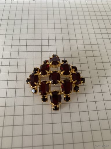 Брошь винтаж гранатовое стекло