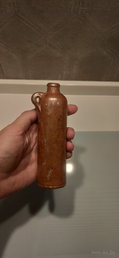 Нечастая маленькая глиняная бутылка из под бальзама ПМВ