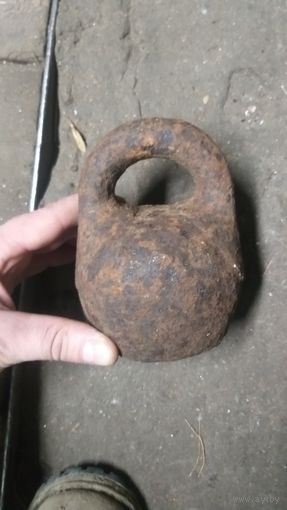 Гиря весовая старинная 4 кг.