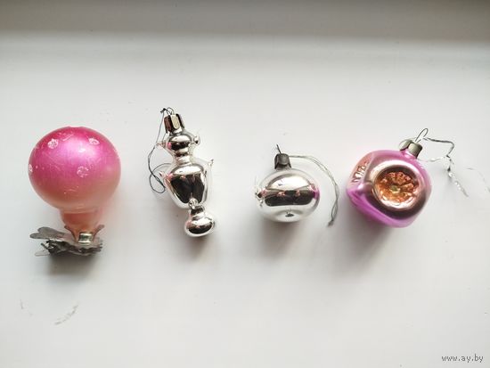 Ёлочные игрушки.