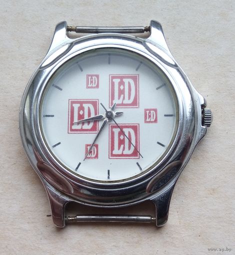 Часы с логотипом LD