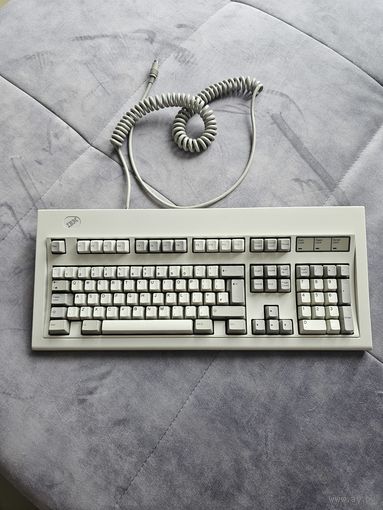 IBM Model M ретро-клавиатура 1990 года выпуска.