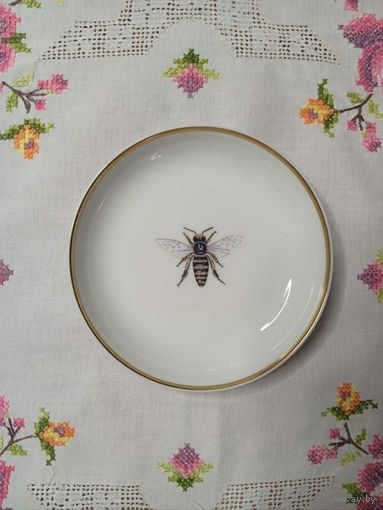 Глубокое блюдечко с пчелой Furstenberg Фюрстенберг, Германия