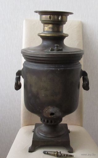 Все лоты с рубля.Самовар Баташева,большой,нет крана.h-50 см