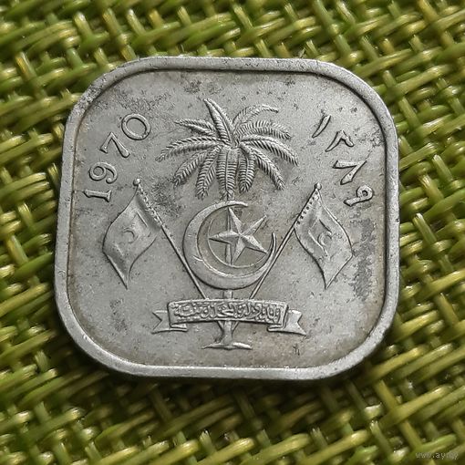 Мальдивы 2 лари 1970 г пальма