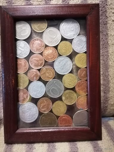 Картина из монет. Мир.