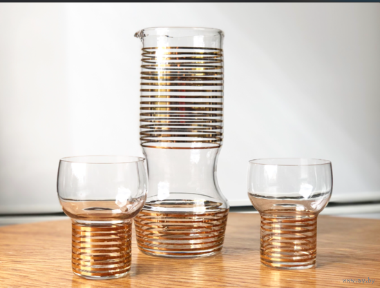 Кувшин и пара стаканов Чехословакия стекло позолота