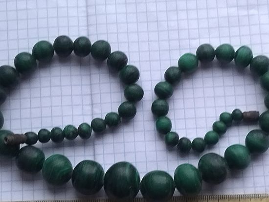 Бусы малахит