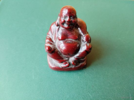 Фигурка нэцкэ.