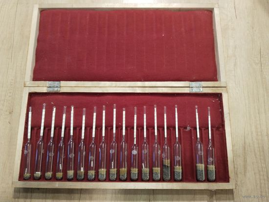 Набор денсиметров в деревянном футляре, 17шт