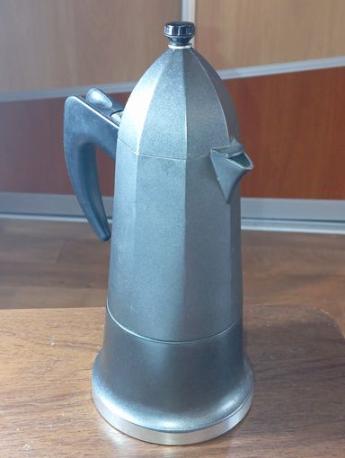 Гейзерная кофеварка ДЫМКА .