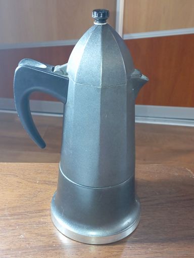 Гейзерная кофеварка ДЫМКА .