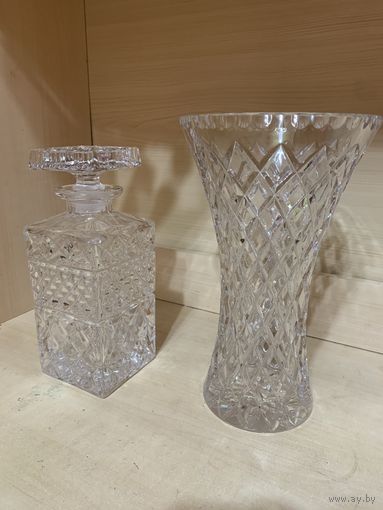 Ваза большая и бутылка большая