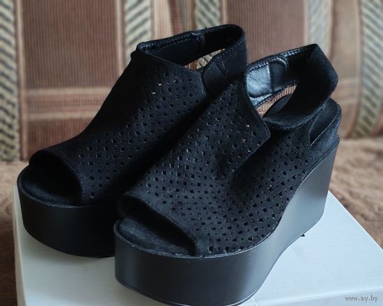 Босоножки женские