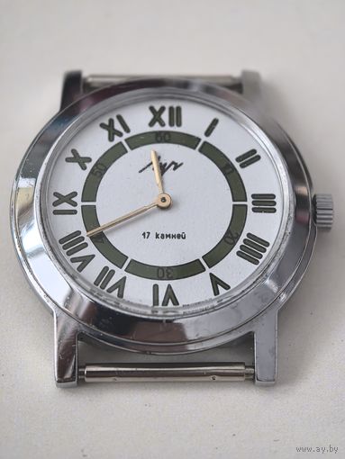 Часы мужские ЛУЧ. НОВЫЕ. или почти новые.. диаметр 33 мм.