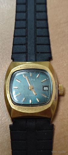 Советские позолоченные часы Заря. AU 10 на ходу. Состояние