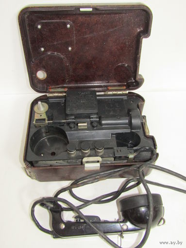 С рубля. Универсальный военно-полевой телефонный аппарат с индукторным вызовом "ТА-57". Полевой телефон. Армия. Вооруженные силы. Ретро СССР 1950-х г.