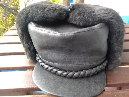 Шапка зимняя с козырьком