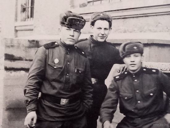 Фотография.  Солдаты СА. ( Знак ОТЛИЧНЫЙ..?)
