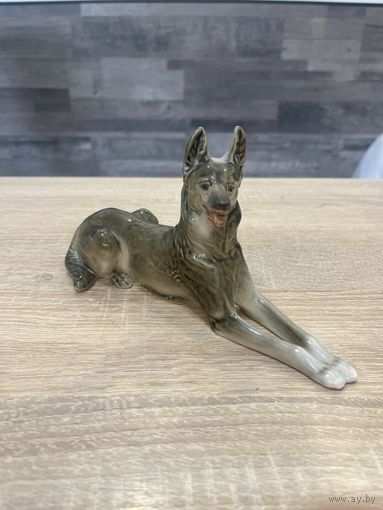 Фарфоровая статуэтка немецкой овчарки ЛФЗ