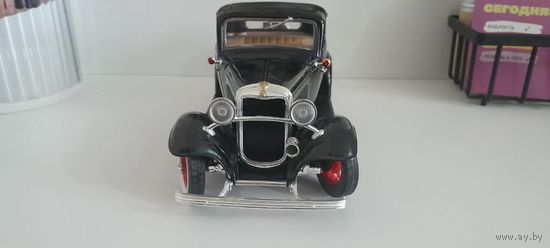 Модель 1:18 Road Legends 1932 Ford 3-Window Coupe