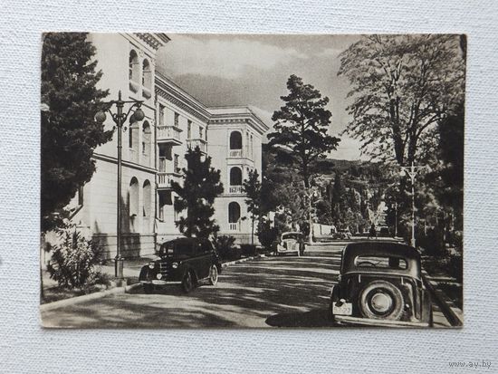 Автомобили улица Берия 1952