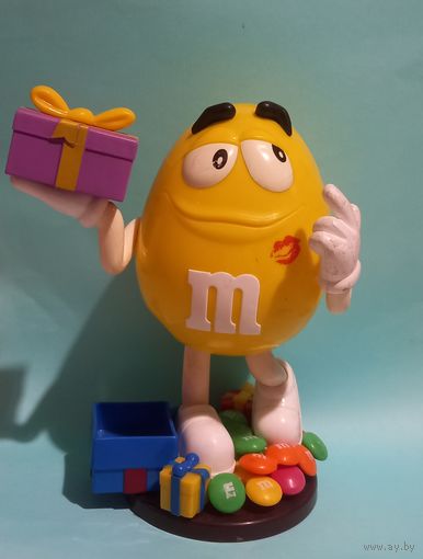 Диспенсер m&ms.
