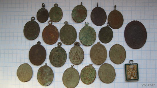 Медальоны религиозные. 22 шт. Бронза.