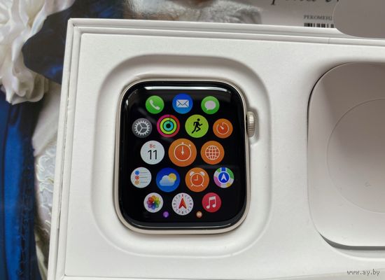 Умные часы Apple Watch SE (2nd Gen) GPS 44mm Starlight M/L