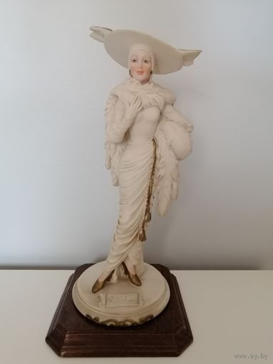 Статуэтка фарфор Capodimonte Belcari