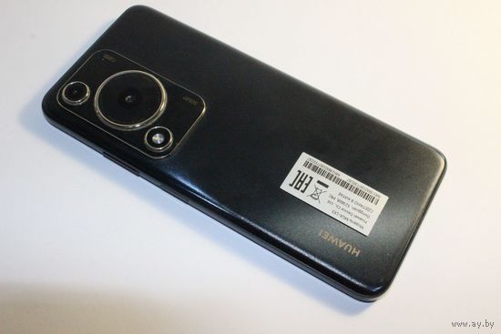 Телефон Huawei nova Y72 MGA-LX3 8GB/256GB (черный)