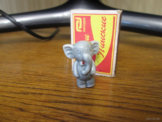 Слоник фарфор германия 70-х