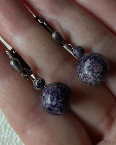 Серьги. Камень.