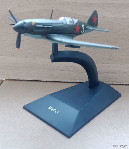 Модель самолета Миг-3