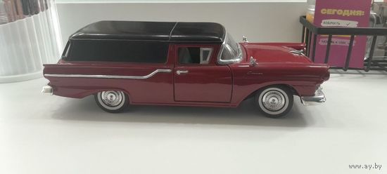 Модель 1:18 Road Legends 1957 Ford Courier Sedan