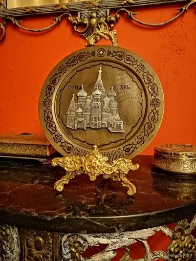 Декоративная тарелка из бронзы клеймо