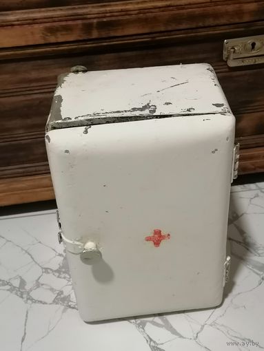 Аптечный настенный шкафчик. Защелка под пломбу. Алюминиевый.