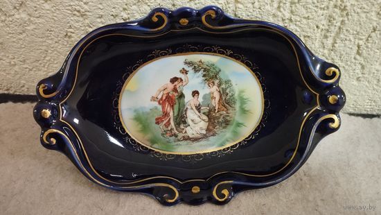 Тарелка фарфоровая Наказание Купидона (размер 20 х 13 см) Ильминау. Германия