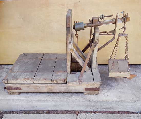 Довоенная Польша: старинные напольные весы знаменитой фирмы К.WEBER, 1933 год.