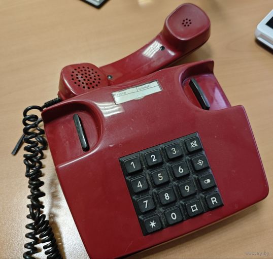 Красный телефон. FeTAp 01LX