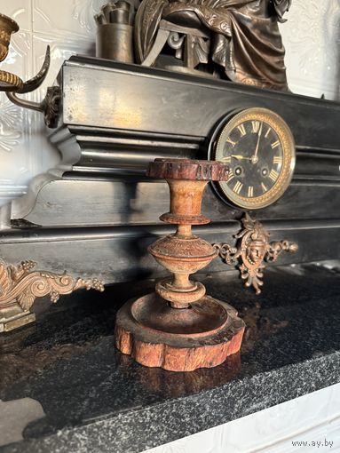 Старинный подсвечник из карельской березы