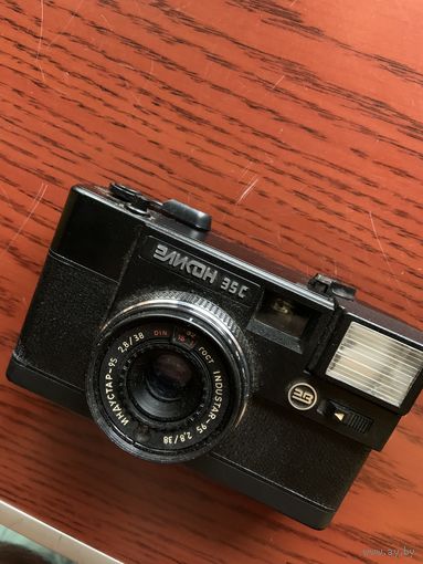 Советский фотик "Эликон-35С" с отличном состоянии.