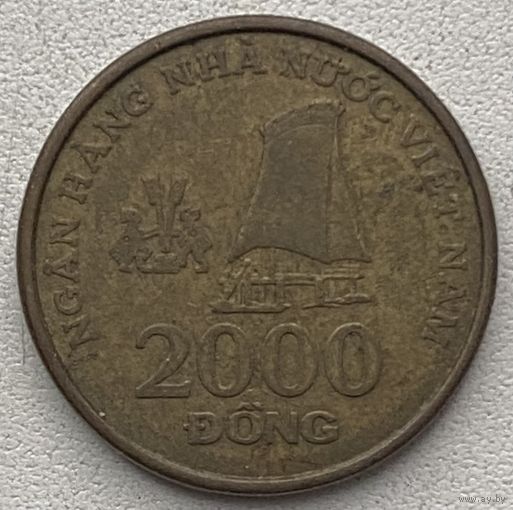 Вьетнам 2000 донгов 2003 г.