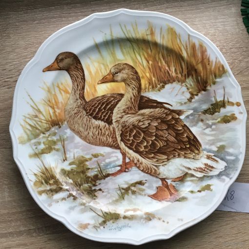 ТАРЕРКА   ГУСИ ЛЕБЕДИ стояли   НА тарелочку попали .    , или утки   Handdecorated  ROYAL  SCHWABAP  Made in Enter-Holland