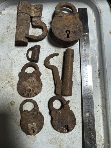 Замки старинные.цена за все.